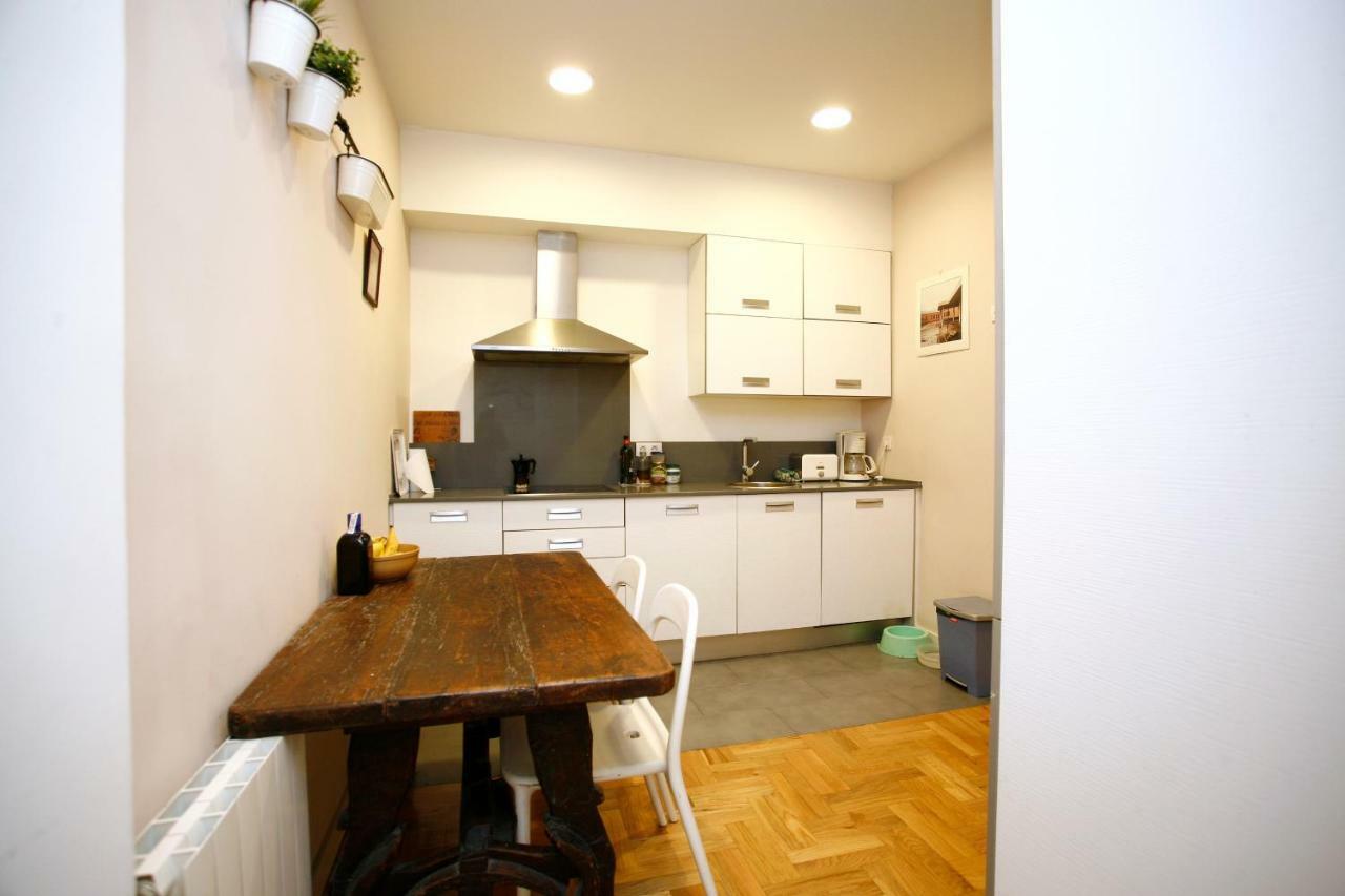 Piso Centrico Con Patio Apartment Bilbao Bagian luar foto